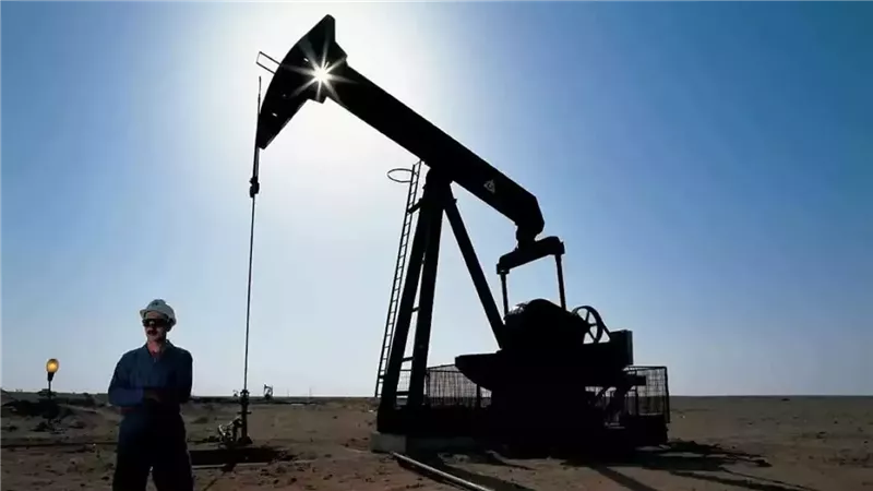 رويترز: انخفاض أسعار النفط 1% قبل إعلان أمريكا عقوبات إضافية على إيران