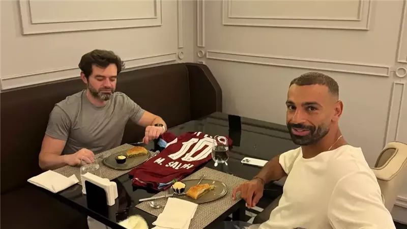 أكلت طبقي و35% من طبقك، صلاح ووكيله يسخران من رئيس بشكتاش (صورة)