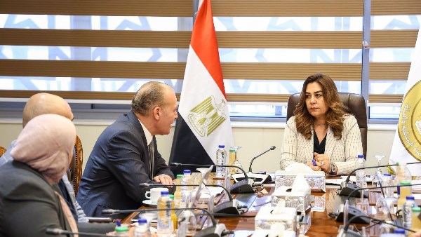 وزيرة التنمية المحلية والبيئة تتابع الموقف التنفيذي لمشروع تطهير مصرف كيتشنر بـ 87 مليون يورو