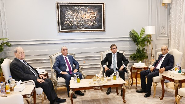 تضمّن نقل تحيات «أبو مازن» للرئيس السيسي.. توافق مصري فلسطيني على توحيد الجهود لمواجهة التحديات