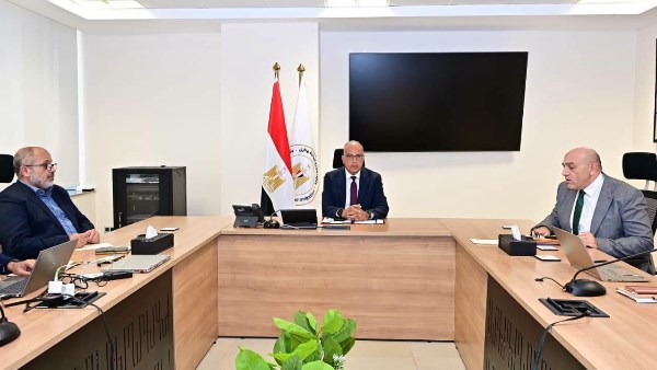 «بحماية 69 كيلومترا بالدلتا».. وزير الري يوجه بوضع خطة استباقية لإدارة السواحل ومواجهة التغيرات المناخية