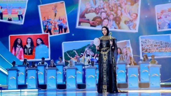 طالبة عين شمس تحصد المركز الأول عالميًا في المسابقة الدولية لجسر اللغة الصينية
