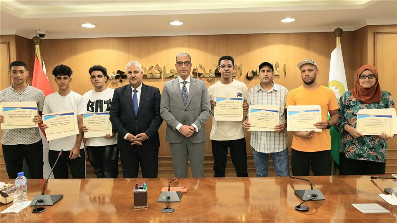 محافظ الجيزة يكرّم 28 بطلًا في المصارعة والتايكوندو والملاكمة ويشيد بإنجازاتهم الدولية