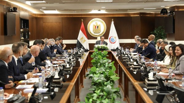 وزير الصحة يشدد على سرعة البدء الفعلي لتنفيذ المدينتين الطبيتين بالعاصمة والعلمين