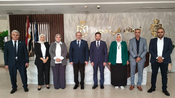 خلال جولته بالأقصر.. مدير التأمين الصحي الشامل: نستهدف الوقوف على الواقع التنفيذي للفروع
