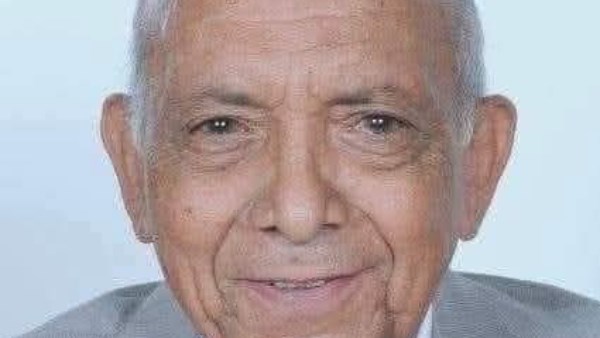 تشابه أسماء .. الدكتور غنيم رائد زراعة الكلي يرد علي شائعة وفاته