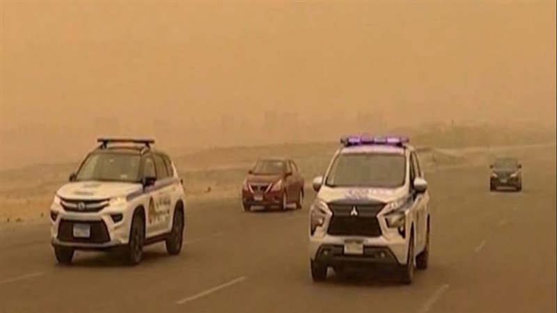 غلق طريق مطروح سيوة في الاتجاهين بسبب الرياح المحملة بالأتربة وانخفاض الرؤية