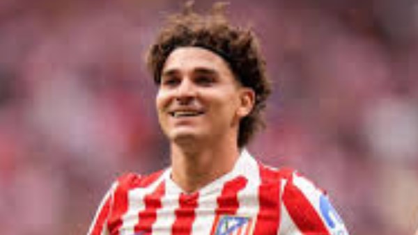 برشلونة يمنح أتلتيكو مدريد مهلة أخيرة لحسم صفقة ألفاريز