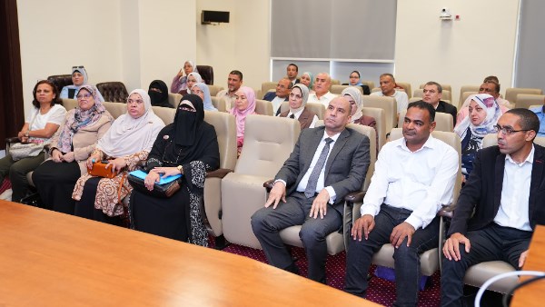 وزير العمل يوجّه مفتشي السلامة والصحة المهنية بتكثيف التواجد الميداني