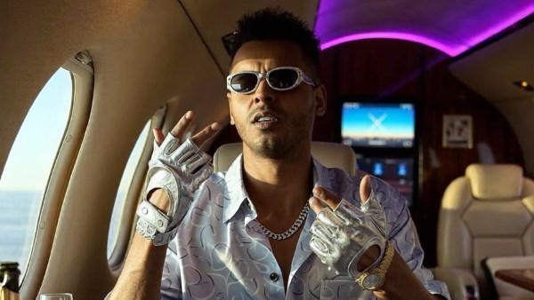 أنا شبه نفسي مش شبه حد.. الجنرال أوكا يعلن تمرده الفني في قوم يا عم