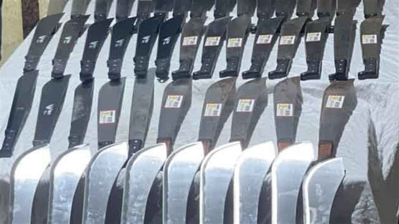 الهاتف فضحه، محادثات سرية تقود لكشف نشاط متهم بالترويج لبيع أسلحة بيضاء