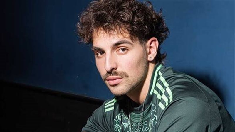 كيف رد سانت ليفانت على شاب جديد في حفل الأردن؟ (فيديو)