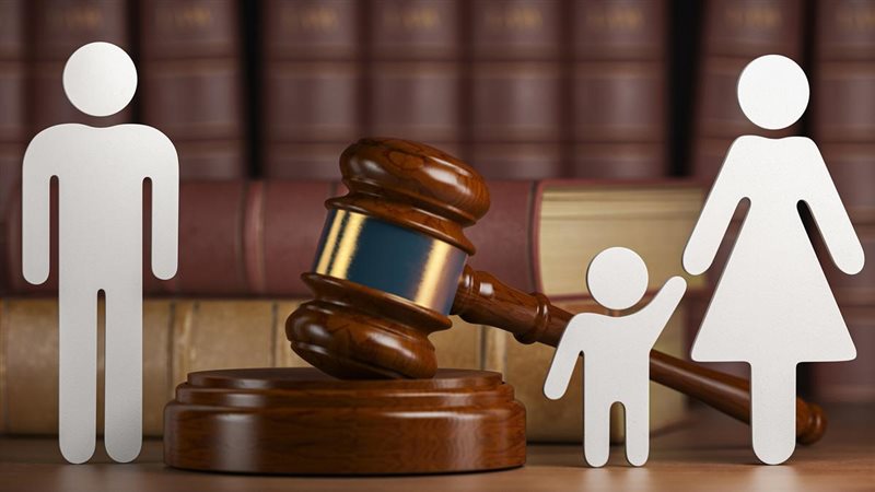 فتاة تقاضي والدها.. المحكمة تلزم الأب بسداد 1860 جنيها مصروفات دراسية