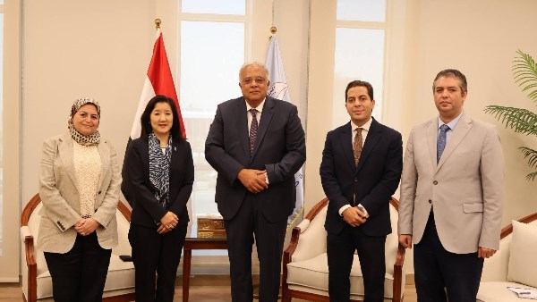 ممثل برنامج الأمم المتحدة الإنمائي تبحث في مصر فرص التعاون