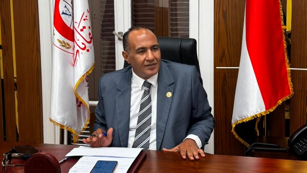أمين الأطباء: التوسع في كليات الطب دون مستشفيات جامعية يهدد المهنة