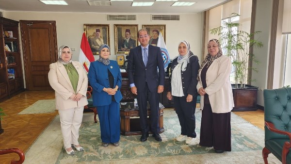نقابة التمريض تناقش مع وزارة المالية زيادة بدل النوبتجية والسهر