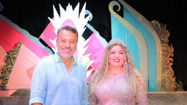 شاهد.. جولة تفقدية لرئيس البيت الفني للمسرح بالإسكندرية.. و«كامل العدد» يزين عروض الموسم الصيفي