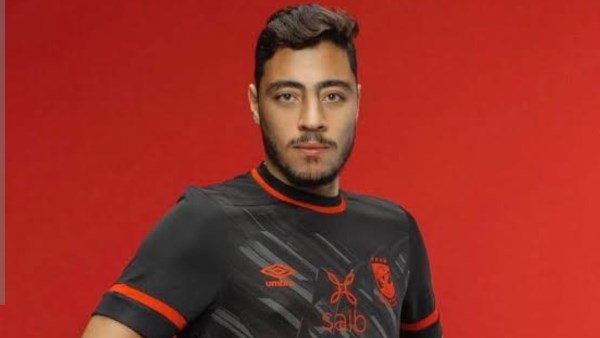 هل يعود أكرم توفيق للأهلي؟.. إعلامي قطري يرد ويحسم الجدل