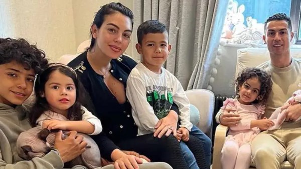 خير البر عاجله.. كريستيانو رونالدو يستعد للزواج بجورجينا بعد 10 سنوات من الحب