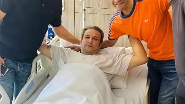 دعواتكم بالشفاء.. أيمن منصور يخضع لجراحة دقيقة بعد أزمة صحية