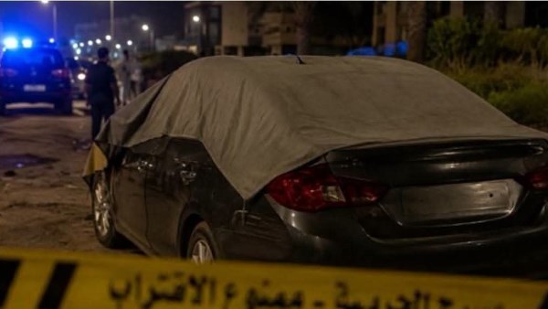 كارثة تهز التجمع الخامس.. العثور على جثث أم وأولادها داخل سيارة والأب في الشقة