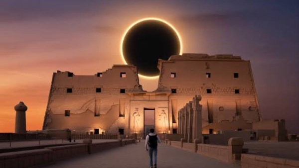 كسوف القرن يضرب الأقصر .. 6 دقائق تحبس الأنفاس فوق معابد الفراعنة
