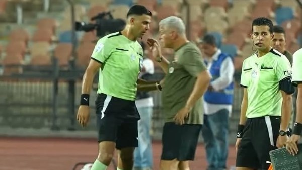 براءة محمد معروف.. خبير تحكيمي يكشف مفاجأة بشأن واقعة مباراة الأهلي وزد
