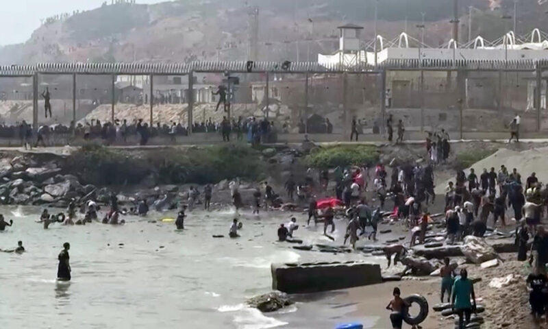 إسبانيا: عودة “تقريبا” كل المهاجرين إلى المغرب واجتماع أوروبي الثلاثاء لبحث الأزمة