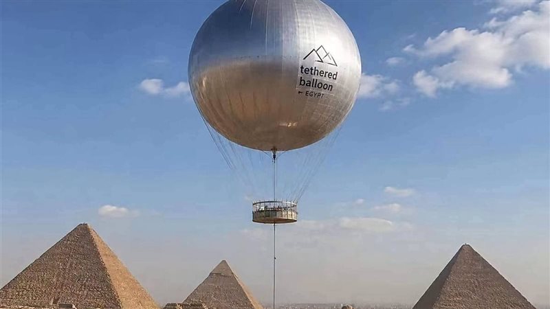 نجاح التشغيل التجريبي لأول بالون طائر ثابت بالأهرامات