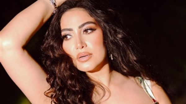 بإطلالة تجاوز سعرها 97 ألف جنيه.. بوسي تخطف الأنظار بفستان Dolce & Gabbana