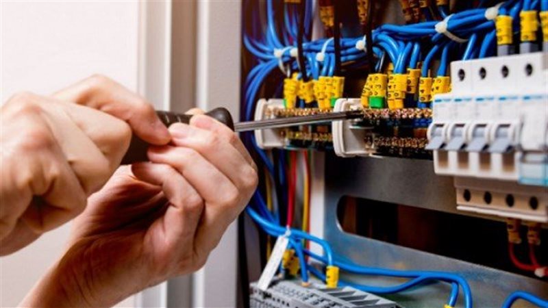 من يتحمل عقوبة سرقة الكهرباء عند شراء العقارات والشقق السكنية؟