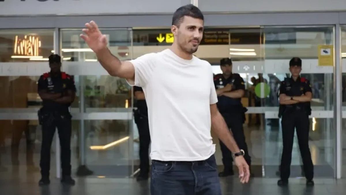 رودري يصل إلى برشلونة وينتظر الفوز بدوري أبطال أوروبا