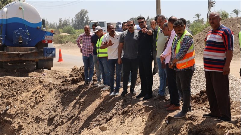 رئيس مياه الشرب بالقليوبية يتابع جهود إصلاح خط رئيسي بطوخ