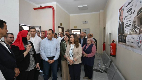«حياة كريمة» تدعم مزارعي الغربية.. تفاصيل تفقد رئيس الوزراء للمجمع الزراعي البيطري بقرية سندبسط