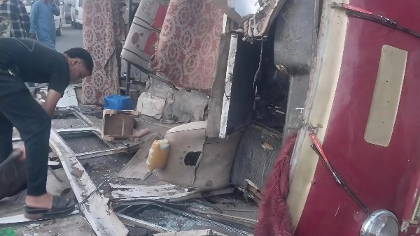 مصرع شخصين وإصابة 17 أخرين في انقلاب سيارة عمال على طريق كفر داود – السادات