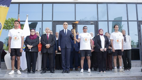 جامعة دمنهور تستقبل شعلة أسبوع شباب الجامعات والمعاهد العليا الـ 14