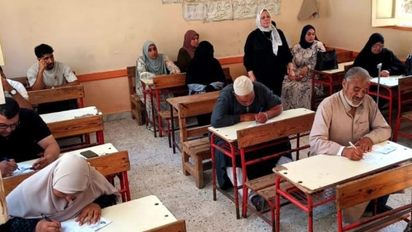 لتعزيز دورها التنويري .. جامعة دمنهور تطلق قافلة لمحو الأمية بأبو حمص