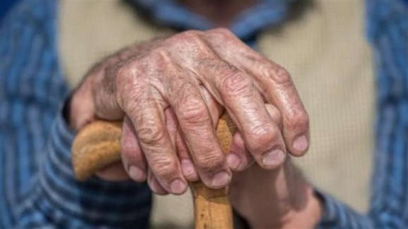 تعرف على شروط وضوابط حصول المسن الأولى بالرعاية على مساعدة شهرية
