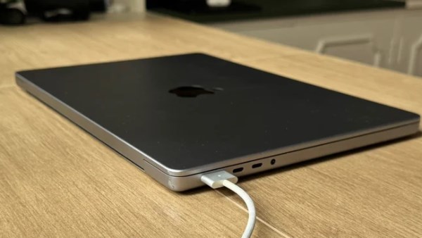 نصائح لإطالة عمر بطارية MacBook Pro خلال الاستخدام اليومي
