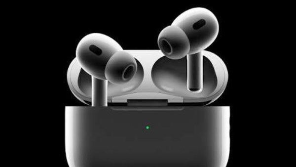 آبل تكشف عن سماعات AirPods مزودة بكاميرات في سبتمبر المقبل