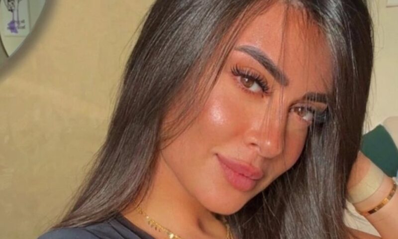 ميرنا نور الدين توثق لحظات من رحلتها داخل الطائرة