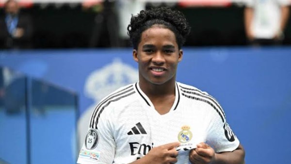 إندريك يعيد حساباته مع ريال مدريد.. أندية إنجليزية تترقب وموقف بيريز يحسم مصيره