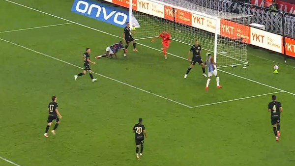 للمرة الثالثة.. محمد صلاح يهدر فرصة جديدة للتسجيل