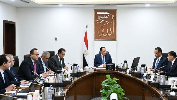رئيس الوزراء يُتابع مستجدات الموقف التنفيذي لميكنة منظومة التأمين الصحي الشامل