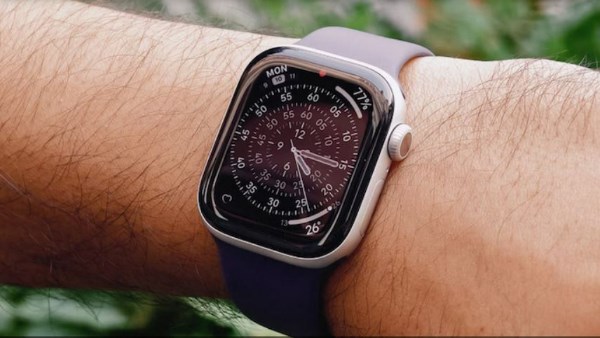 ساعة آبل بدون شاشة..  آبل تخطط لأكبر ثورة وتغيير شامل في تاريخ Apple Watch