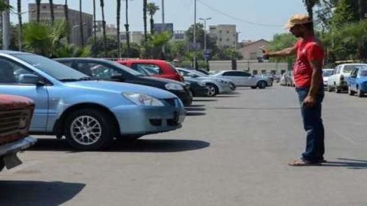 تحصيل أموال من قائدي سيارات الأجرة بدون وجه حق.. عقوبة المتهم بالقانون