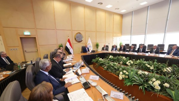 المواطن أولا.. وزير النقل يترأس اجتماعا لشركة أكتا للنقل الجماعي