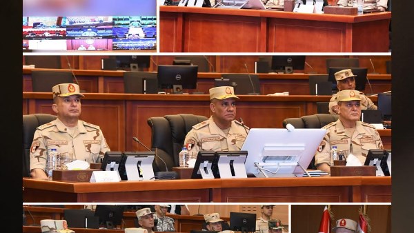 وزير الدفاع يشهد تنفيذ مشروع مراكز القيادة الاستراتيجي التعبوي بنطاق الجيش الثاني الميداني.. فيديو وصور
