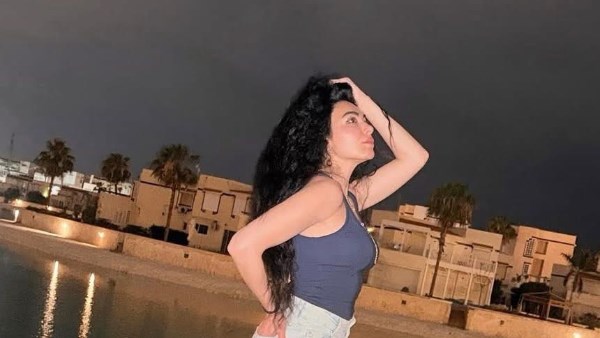 ميريهان حسين تخطف الأنظار على البحر