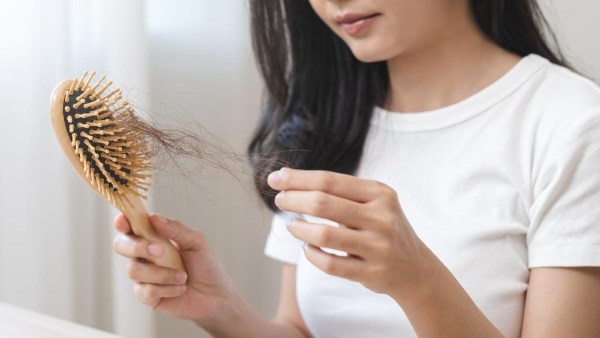 علاج تقصف الشعر.. خطوات بسيطة لاستعادة مظهره الصحي